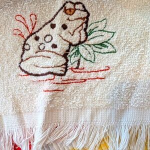 Vintage Frog embroidered hand‎ towel